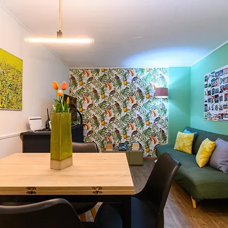 Interno 43 *